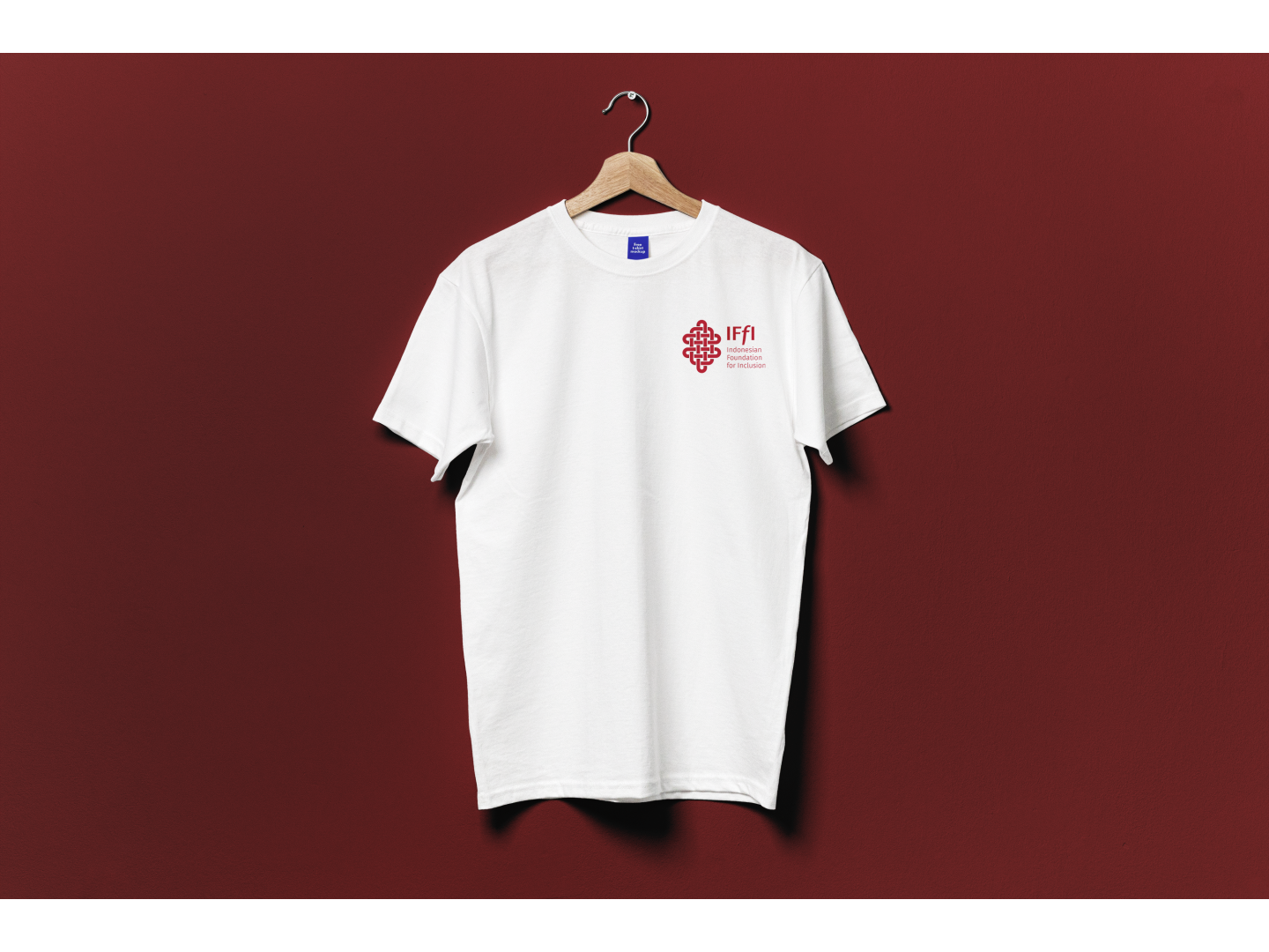 Hanging_T-Shirt_Mockup v3